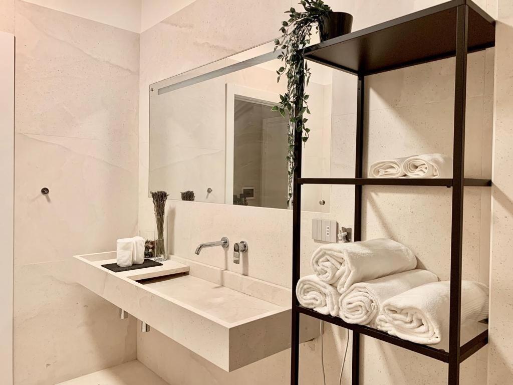 W83 Como Lake House Bagian luar foto